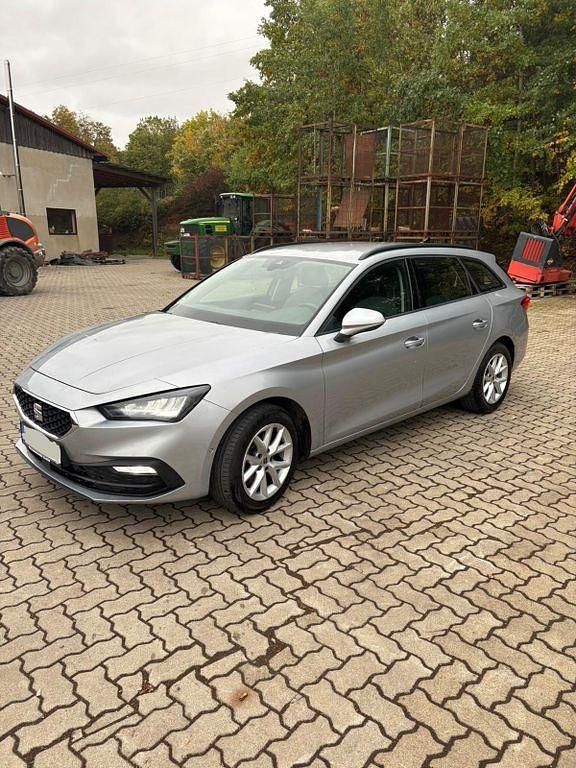 Grau Gebraucht 2021 Seat Leon Style Limousine | 18.500 € (Fairer Preis) - Bild 1/4