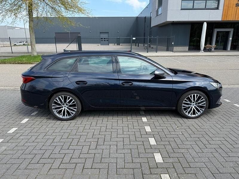 Blau Gebraucht 2022 Seat Leon ST FR Kombi | 21.800 € (Fairer Preis) - Bild 1/4