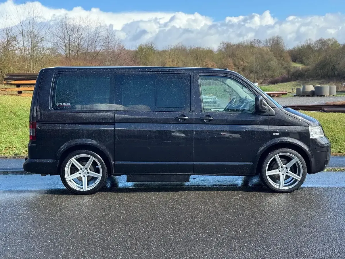 Gebraucht VW Multivan Highline 174 PS (127 kW) 2008 Schwarz Van / Kleinbus