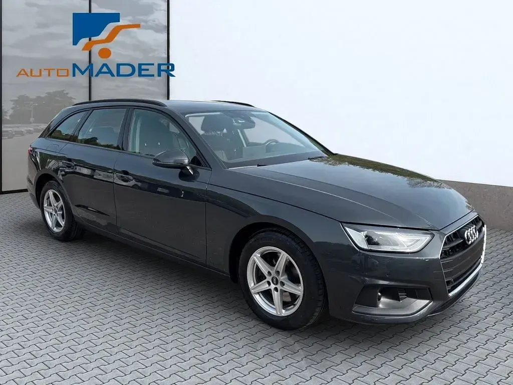 Gebraucht Audi A4 Basis 163 PS (119 kW) 2023 Grau Kombi