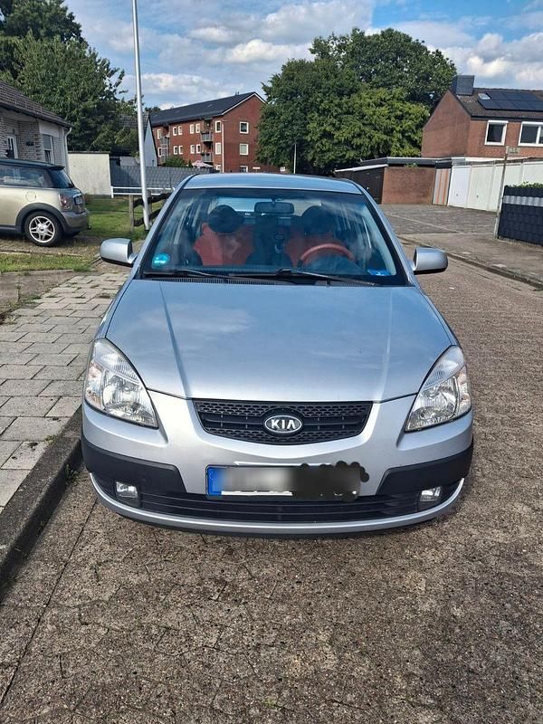 Silber Gebraucht 2006 Kia Rio Basis Kleinwagen | 1.000 € (Fairer Preis) - Bild 1/4