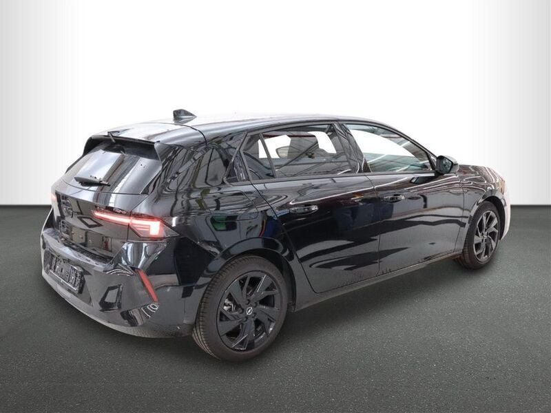 Gebraucht Opel Astra 131 PS (96 kW) 2024 Schwarz Limousine