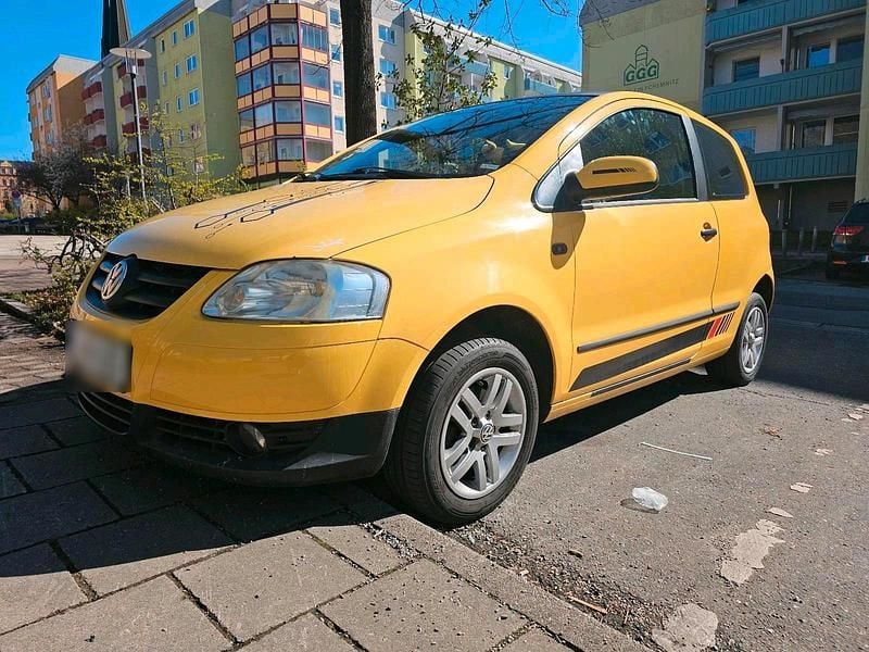 Gebraucht VW Fox 56 PS (41 kW) 2006 Gelb Kleinwagen
