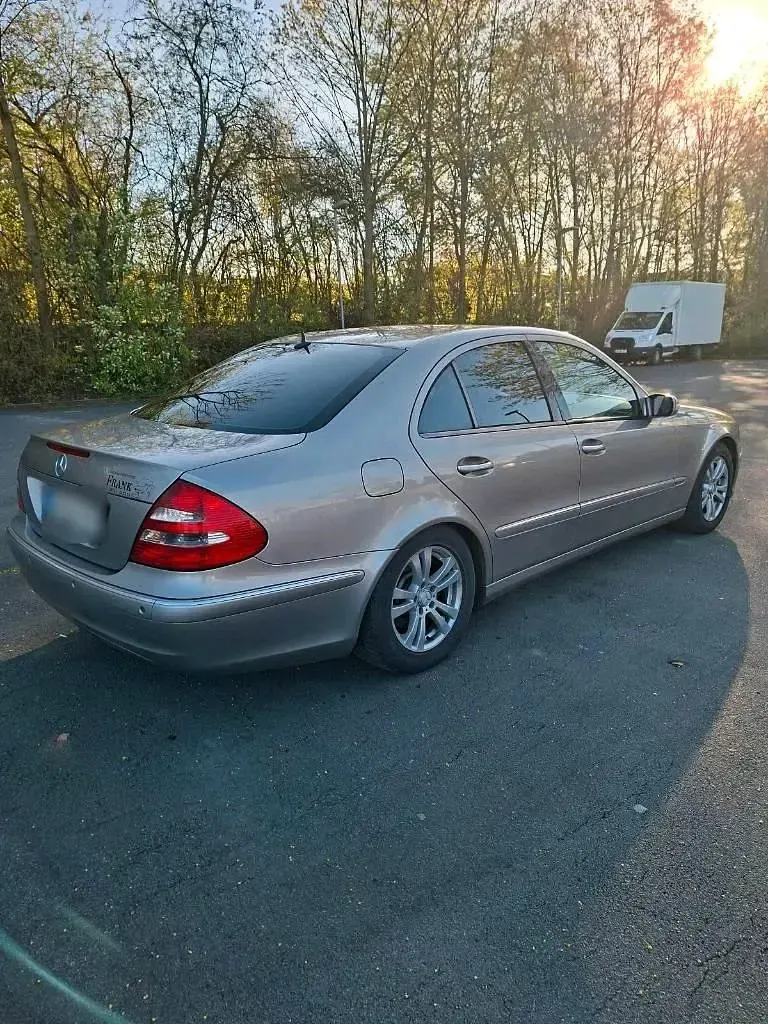 Gebraucht Mercedes E270 177 PS (130 kW) 2003 Grau Limousine