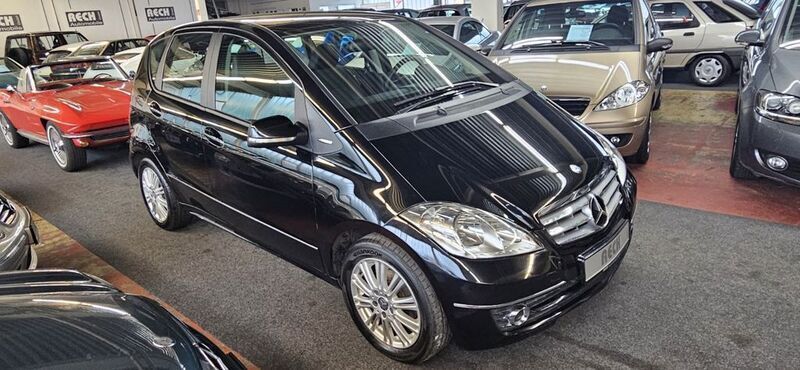 Schwarz Gebraucht 2009 Mercedes A150 Elegance Limousine | 10.000 € - Bild 1/3