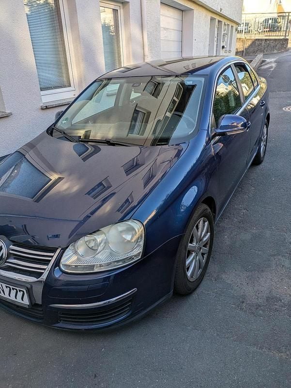 Blau Gebraucht 2008 VW Jetta Limousine | 5.300 € (Fairer Preis) - Bild 1/4