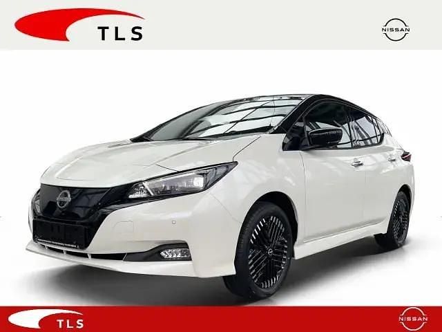 Pearl white / dach schwarz Gebraucht 2024 Nissan Leaf Tekna Kleinwagen | 30.980 € - Bild 1/4