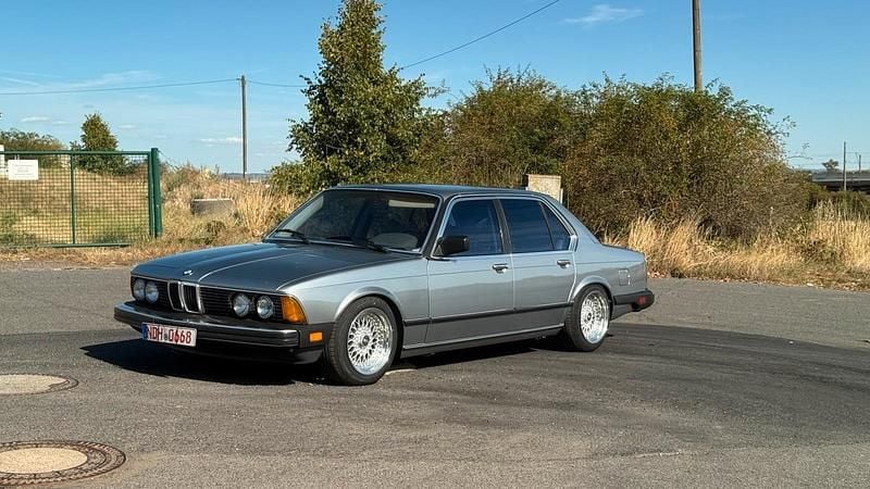 Gebraucht BMW 735 218 PS (160 kW) 1986 Silber Limousine