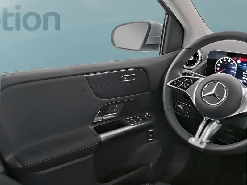 Gebraucht Mercedes B180 136 PS (100 kW) 2025 Silber Kleinwagen