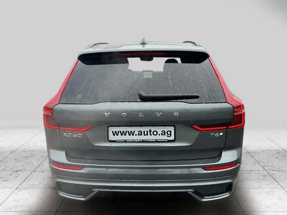 Neu Volvo XC60 Plus 349 PS (256 kW) 2025 Forest lake SUV