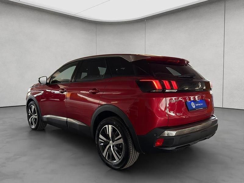 Gebraucht Peugeot 3008 Allure 131 PS (96 kW) 2023 Ultimate rot (3schichtlackie SUV