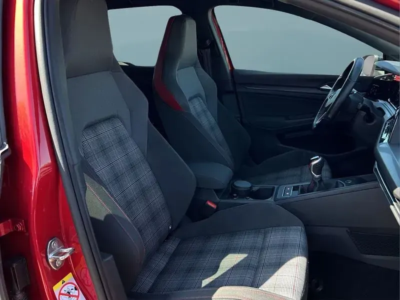 Gebraucht VW Golf VIII GTI 245 PS (180 kW) 2022 Rot Kleinwagen