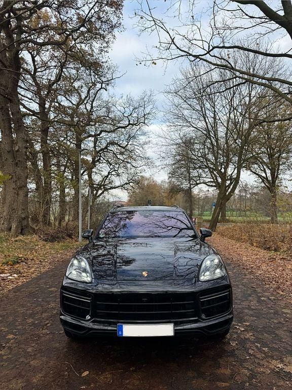 Gebraucht Porsche Cayenne Turbo Chrono 549 PS (403 kW) 2018 Schwarz SUV