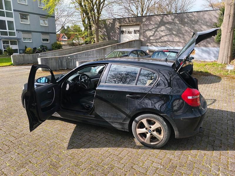 Gebraucht BMW 118 143 PS (105 kW) 2007 Schwarz Kleinwagen