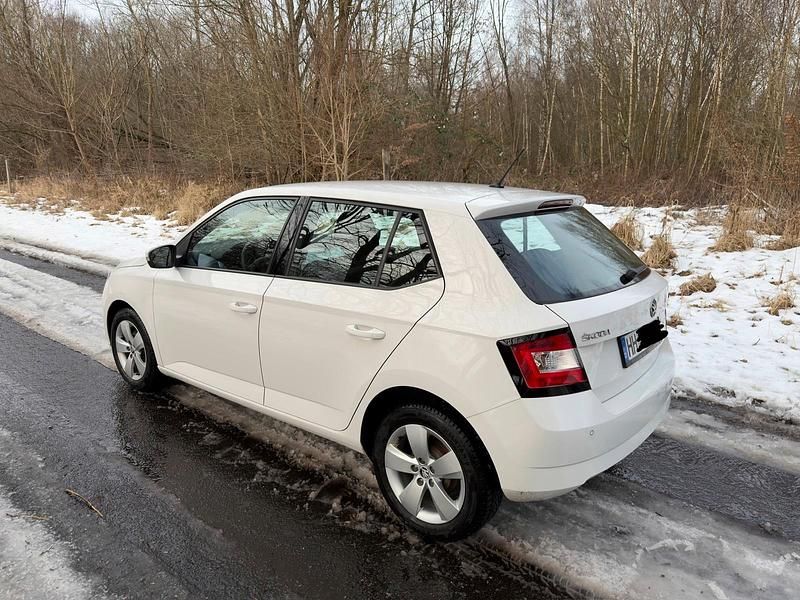 Gebraucht Skoda Fabia Ambition 95 PS (69 kW) 2018 Weiß Kleinwagen