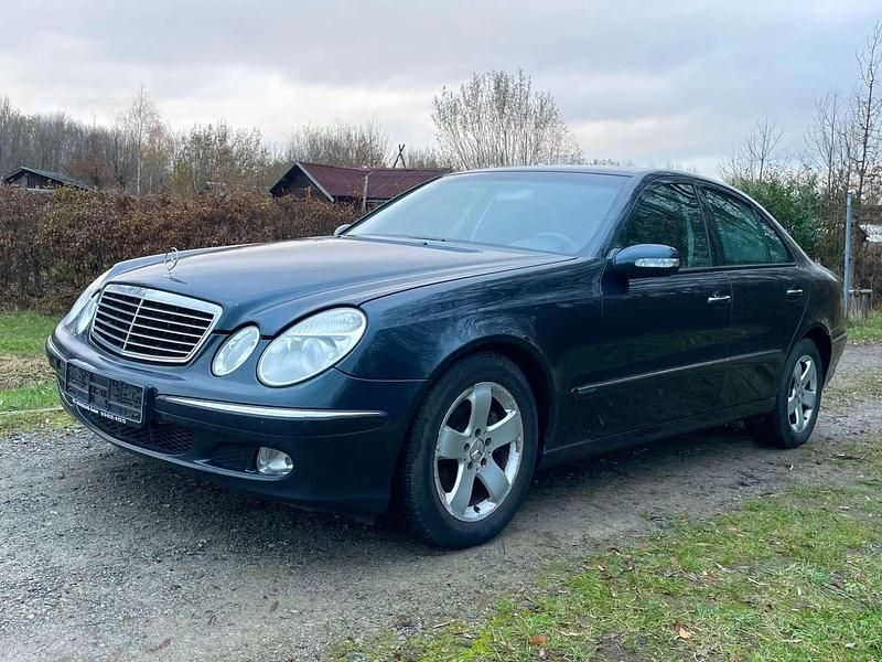 Gebraucht Mercedes E240 Elegance 177 PS (130 kW) 2002 Smaragdschwarz  metalliclack Limousine