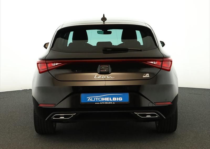 Gebraucht Seat Leon FR 204 PS (150 kW) 2023 Mitternachtsschwarz metallic SUV