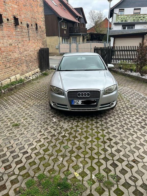 Second-hand Audi A4 131 CP (96 kW) 2005 Argintiu Berlinǎ