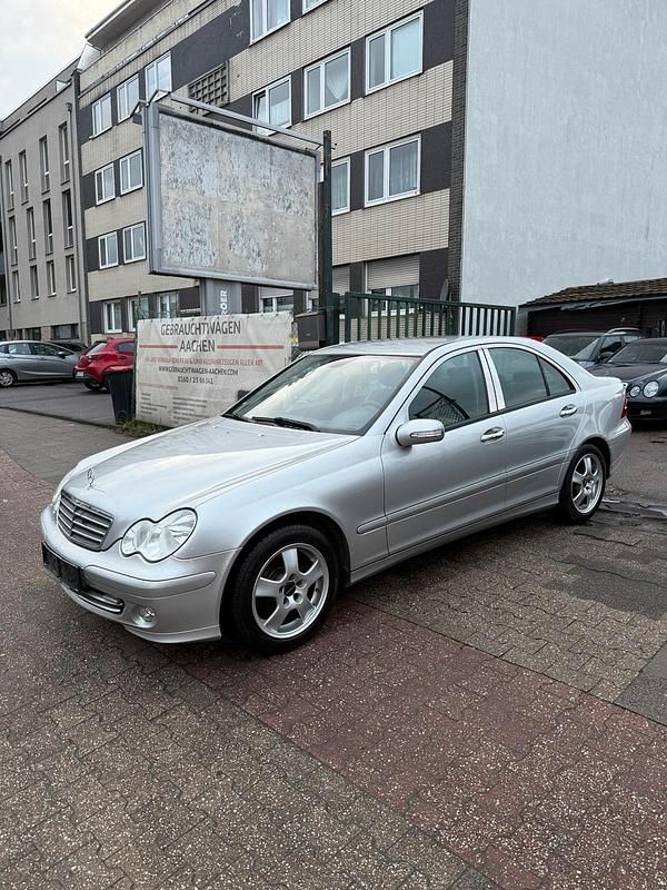 Gebraucht Mercedes C180 143 PS (105 kW) 2005 Brillantsilber  metalliclack Limousine
