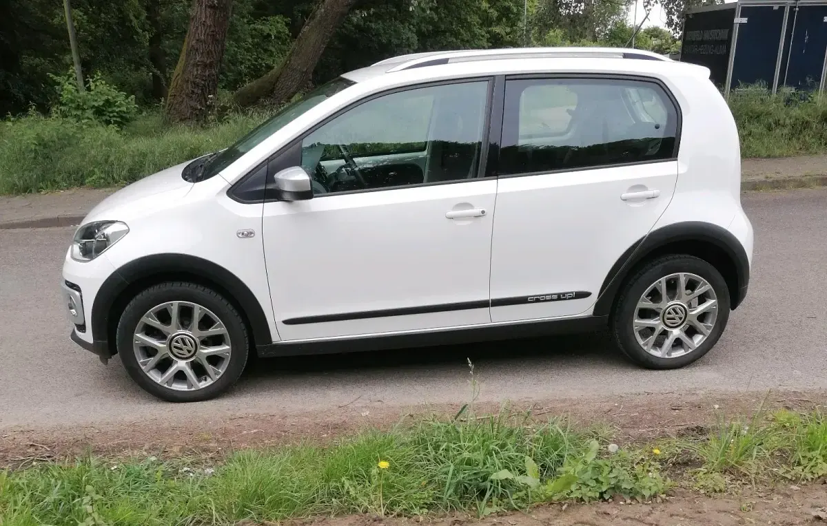Gebraucht VW cross up! 75 PS (55 kW) 2015 Weiß Kleinwagen