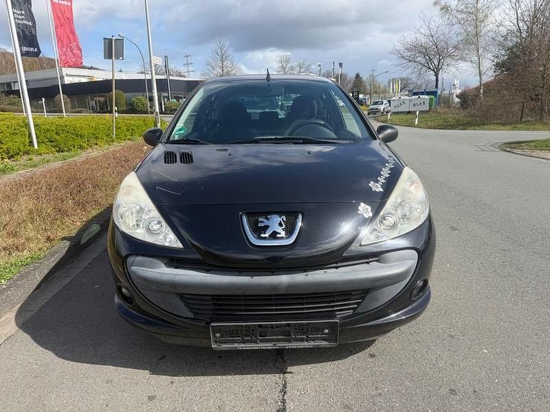 Gebraucht Peugeot 206+ Basis 75 PS (55 kW) 2010 Schwarz Kleinwagen