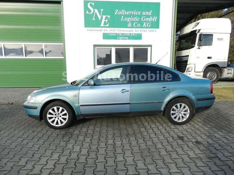 Gebraucht VW Passat 101 PS (74 kW) 1998 Blau Limousine