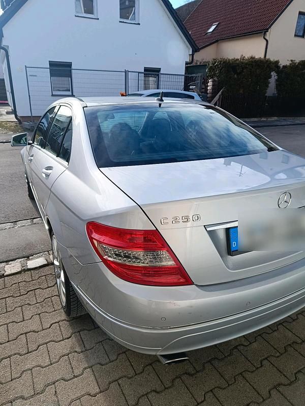 Gebraucht Mercedes C250 204 PS (150 kW) 2010 Grau Limousine