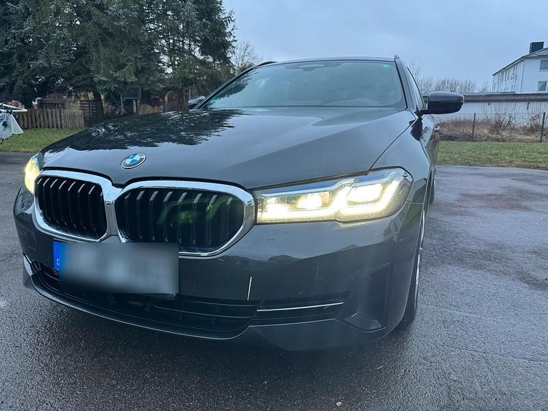 Gebraucht BMW 530 M Sport 286 PS (210 kW) 2020 Grau Kombi