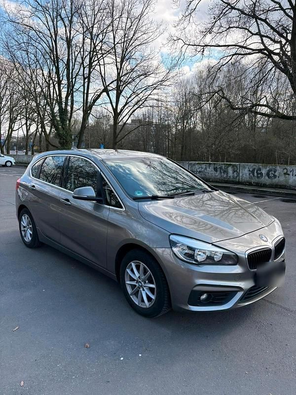 Gebraucht BMW 214 Active Tourer 95 PS (69 kW) 2015 Grau Van / Kleinbus