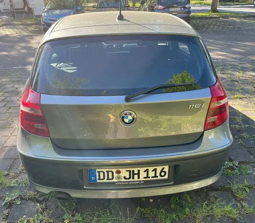 Gebraucht BMW 116 122 PS (89 kW) 2011 Grau Kleinwagen