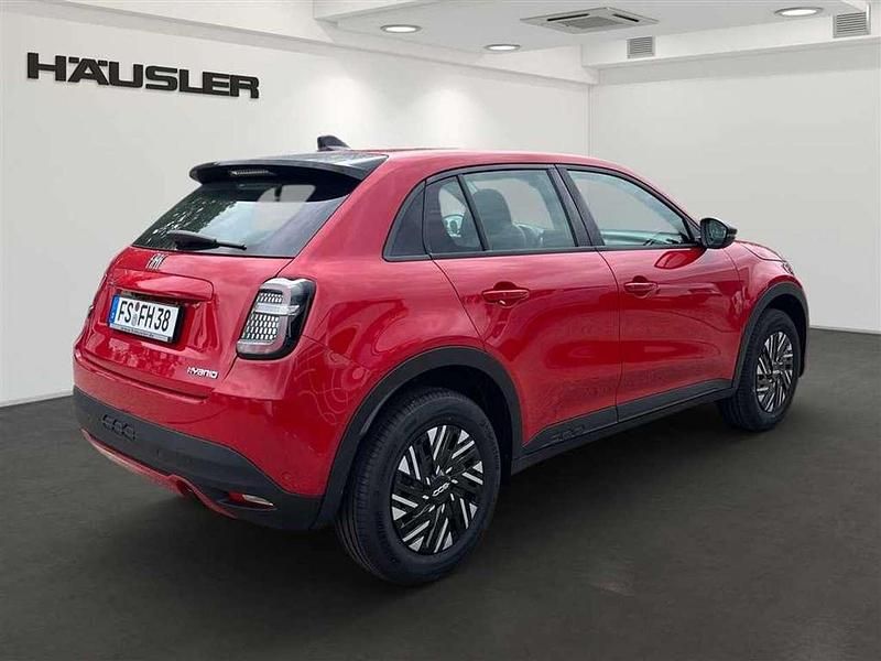 Gebraucht Fiat 600 101 PS (74 kW) 2025 Passione rot SUV