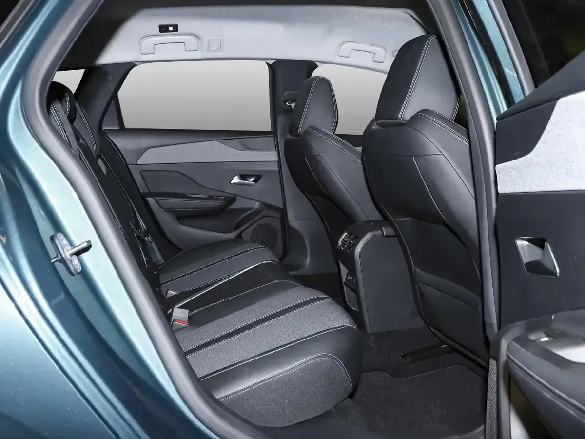 Gebraucht Peugeot 308 SW Allure 150 PS (110 kW) 2022 Blau Kombi