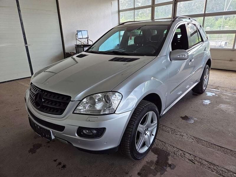 Silber Gebraucht 2008 Mercedes ML320 AMG SUV | 7.499 € (Superpreis) - Bild 1/4
