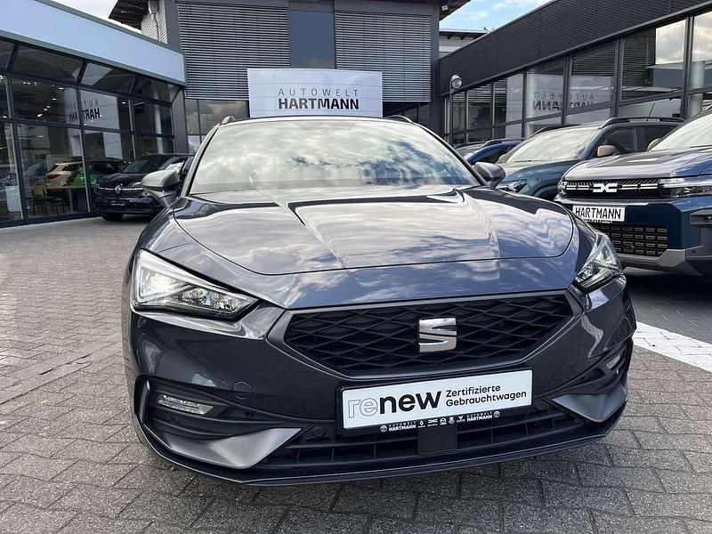 Magnetic grau Gebraucht 2021 Seat Leon FR Kleinwagen | 19.950 € (Fairer Preis) - Bild 1/3