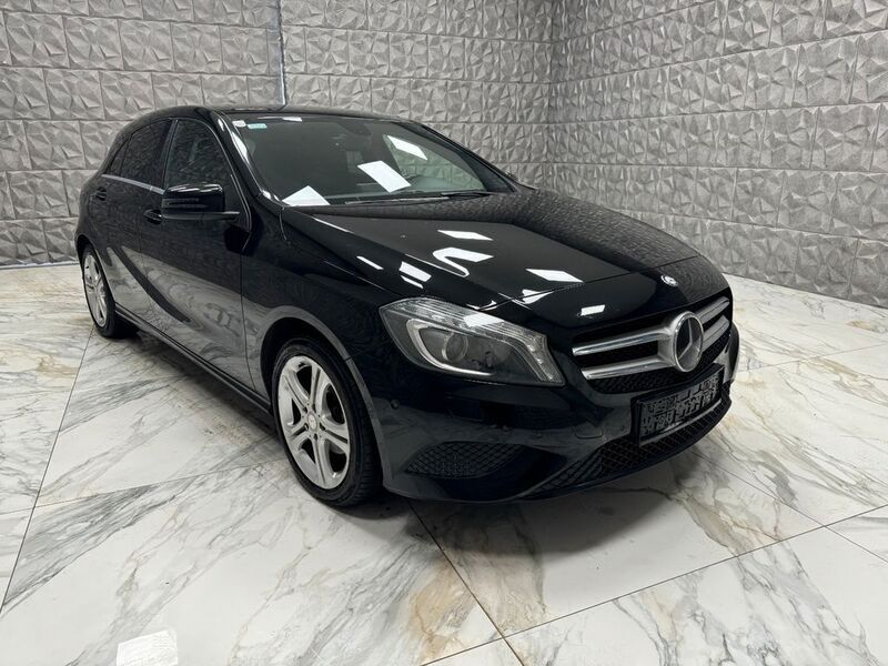 Gebraucht Mercedes A180 109 PS (80 kW) 2014 Schwarz Limousine