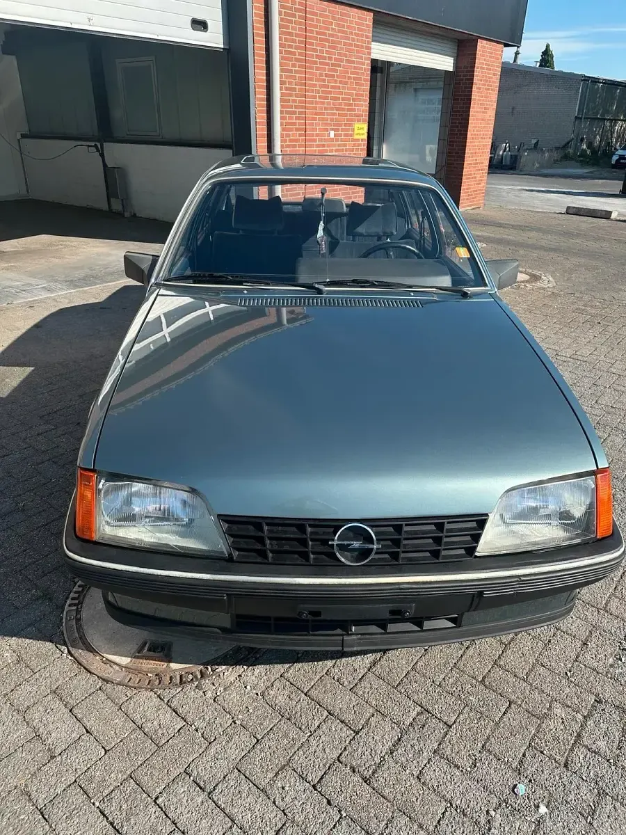 Gebraucht Opel Rekord Exklusiv 101 PS (74 kW) 1984 Limousine