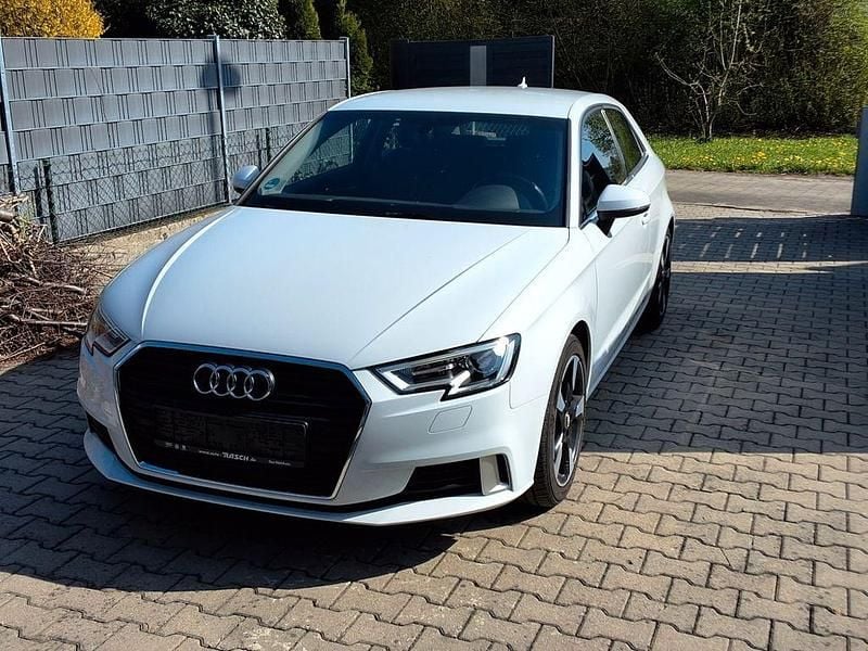 Gebraucht Audi A3 Design 150 PS (110 kW) 2017 Weiß Limousine