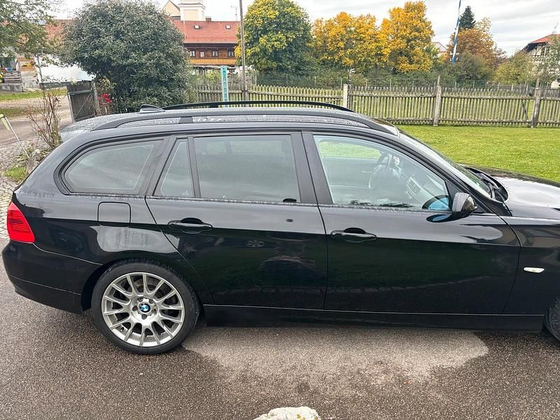 Gebraucht BMW 320 150 PS (110 kW) 2007 Schwarz Kombi