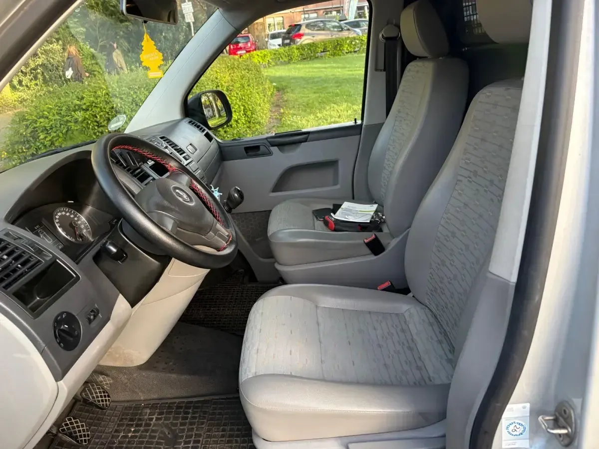 Gebraucht VW Transporter 140 PS (102 kW) 2012 Silber Van