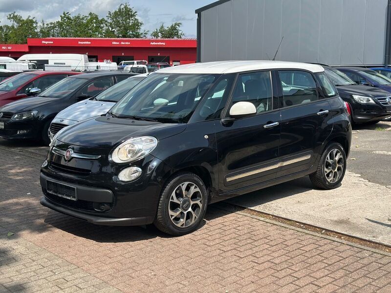 Schwarz Gebraucht 2016 Fiat 500L Pop Star Van / Kleinbus | 4.490 € (Fairer Preis) - Bild 1/4