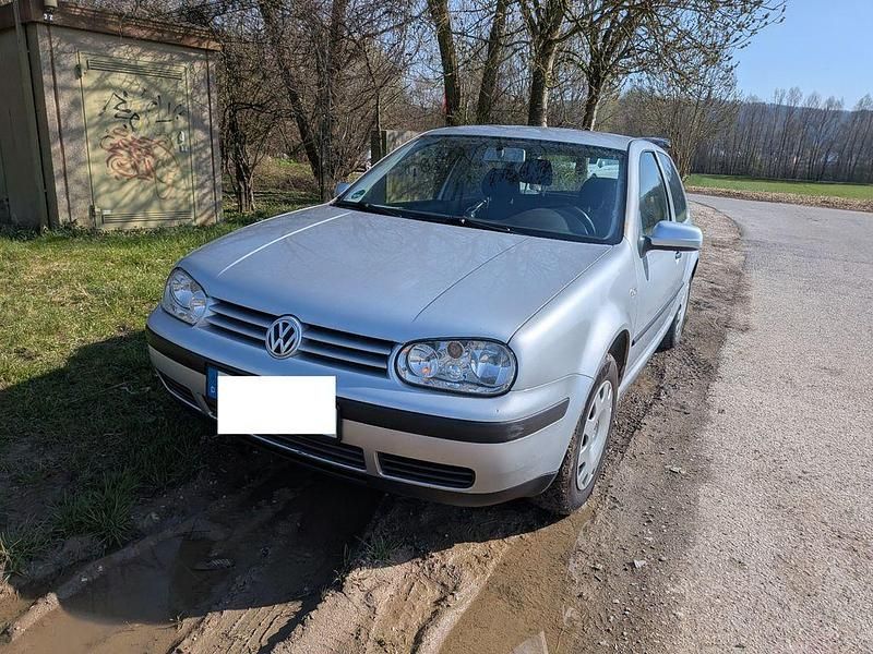 Gebraucht VW Golf IV 116 PS (85 kW) 2001 Silber Kleinwagen