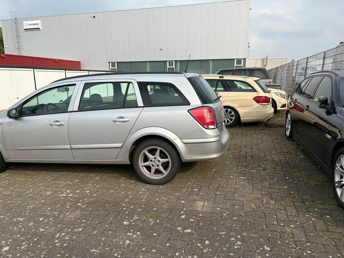 Gebraucht Opel Astra 90 PS (66 kW) 2006 Silber Kombi