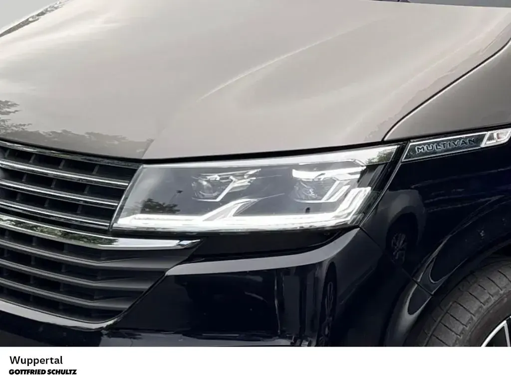 Gebraucht VW Multivan Highline 204 PS (150 kW) 2023 Schwarz Van / Kleinbus