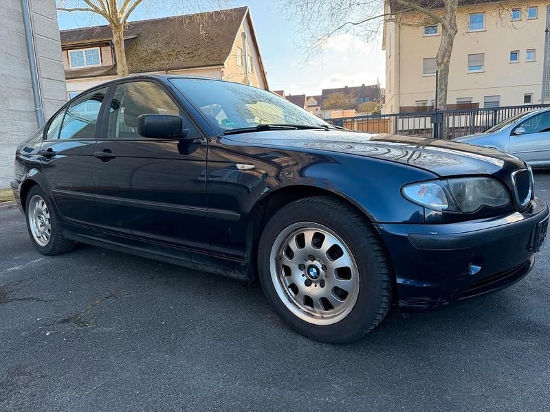 Gebraucht BMW 318 143 PS (105 kW) 2003 Blau Limousine