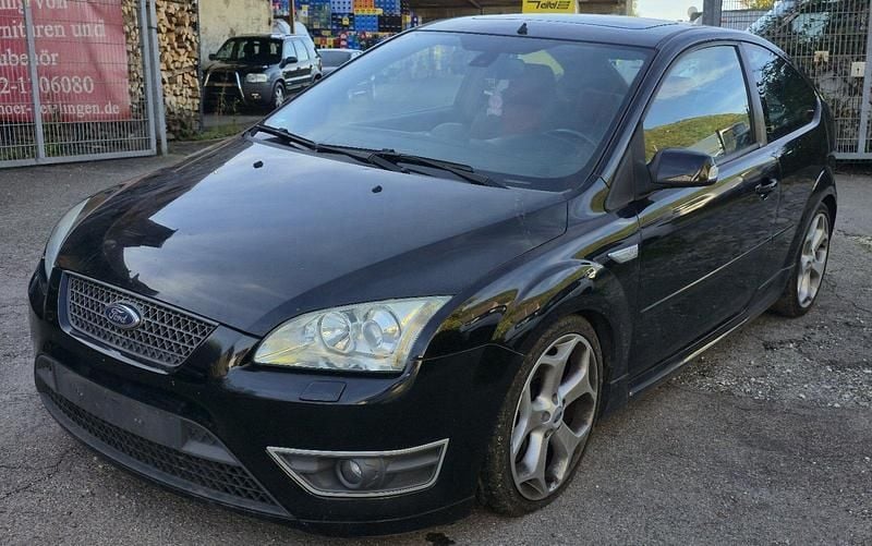 Schwarz Gebraucht 2006 Ford Focus ST Limousine | 2.499 € (Superpreis) - Bild 1/4