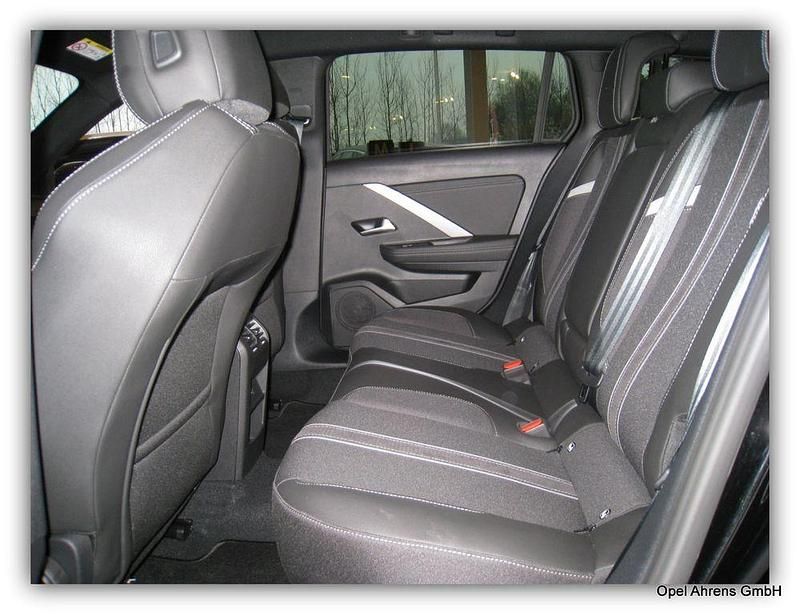 Gebraucht Opel Astra 131 PS (96 kW) 2024 Schwarz Kombi