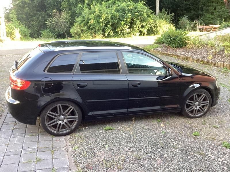 Schwarz Gebraucht 2009 Audi A3 Sportback Attraction Kombi | 5.400 € (Fairer Preis) - Bild 1/4