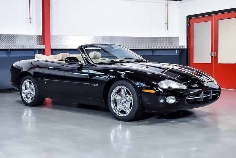 Schwarz Gebraucht 2001 Jaguar XK8 Cabrio | 8.000 € - Bild 1/4