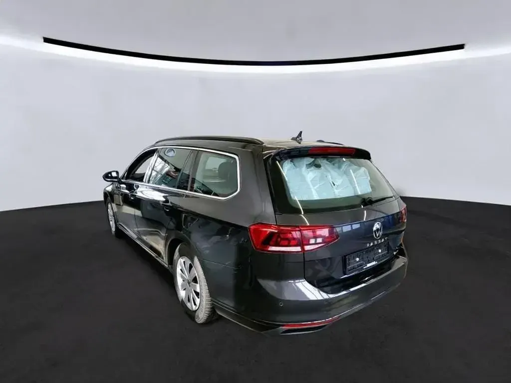 Gebraucht VW Passat Business 200 PS (147 kW) 2023 Mangangrau (metallic) Kombi