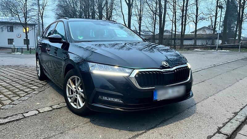 Schwarz Gebraucht 2023 Skoda Octavia Kombi | 18.500 € (Superpreis) - Bild 1/4